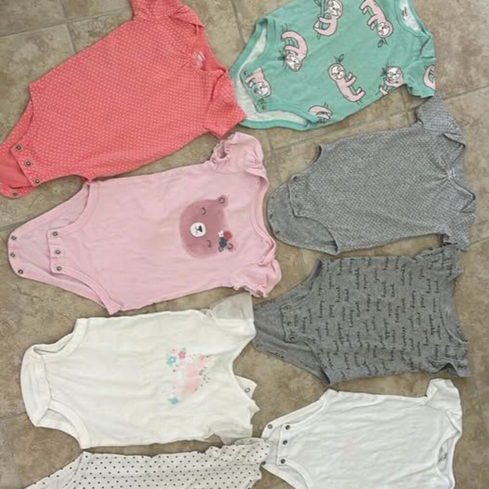 9 Pieces — Carter's Baby Bodysuit Bundle 18m-24m